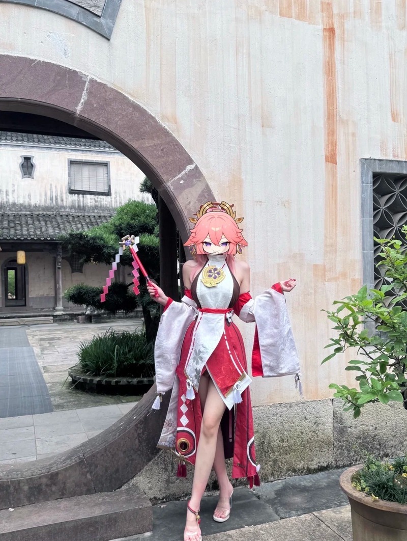 yae miko cosplay 17