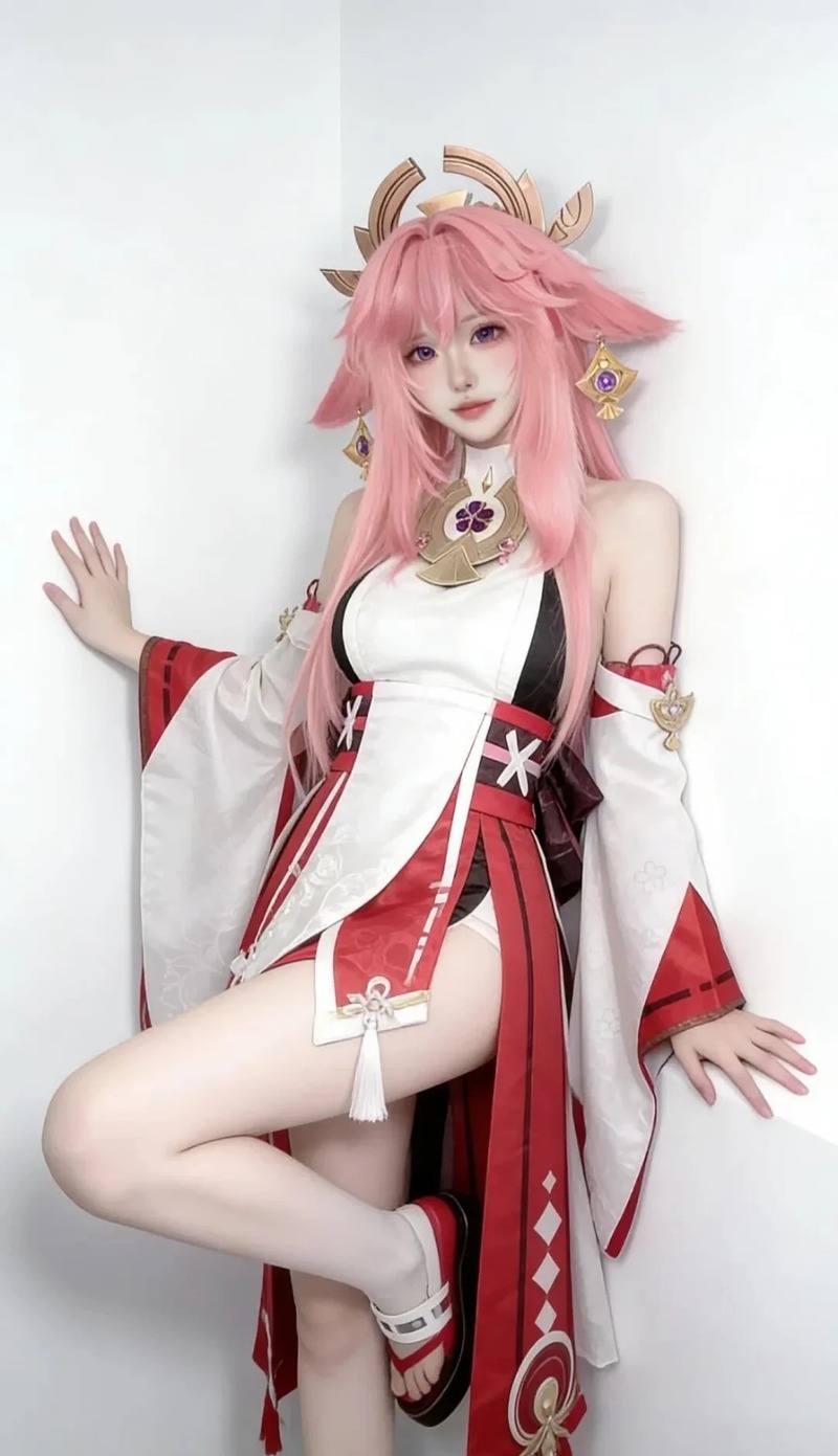 yae miko cosplay 28