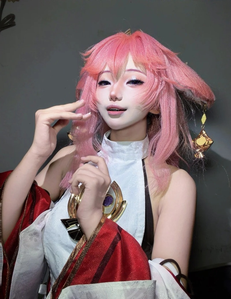 yae miko cosplay 29