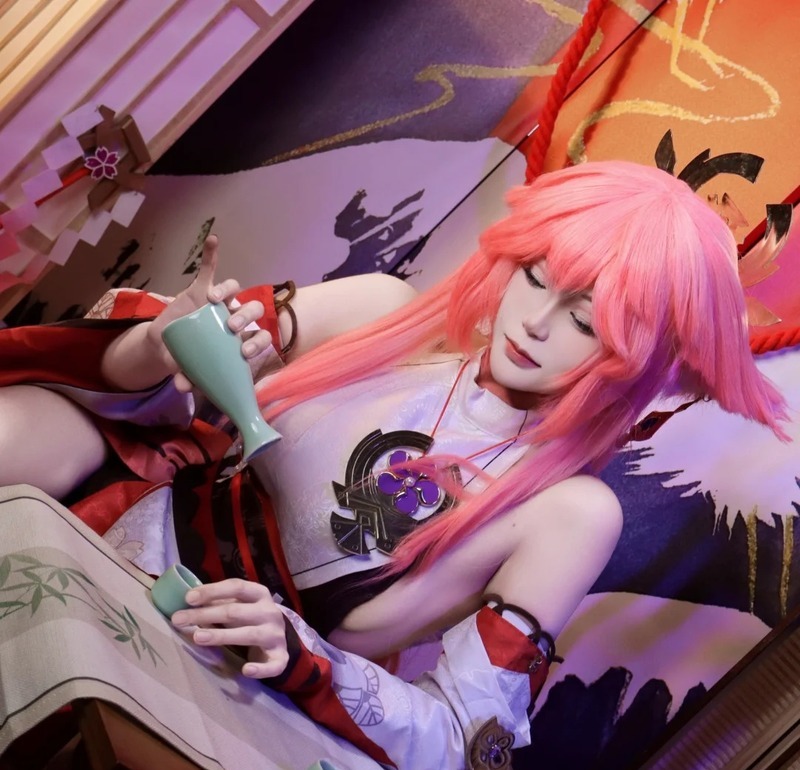 yae miko cosplay 30