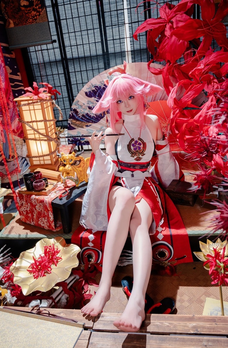 yae miko cosplay 34
