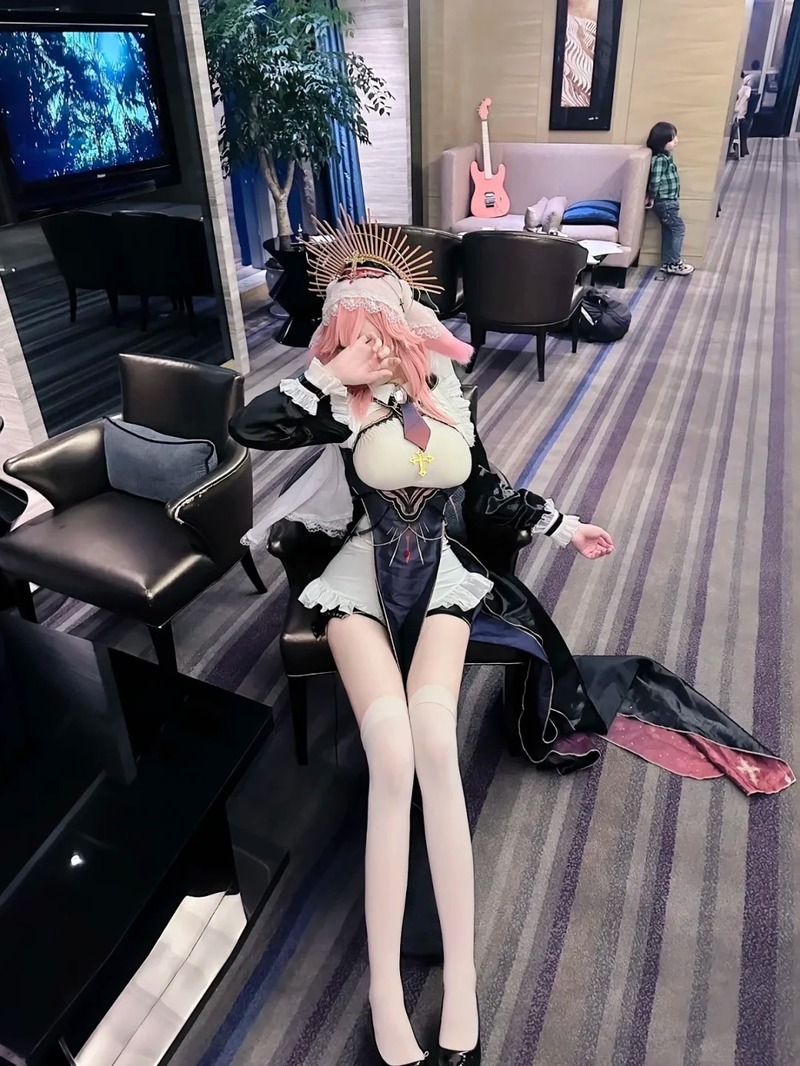 yae miko cosplay 38
