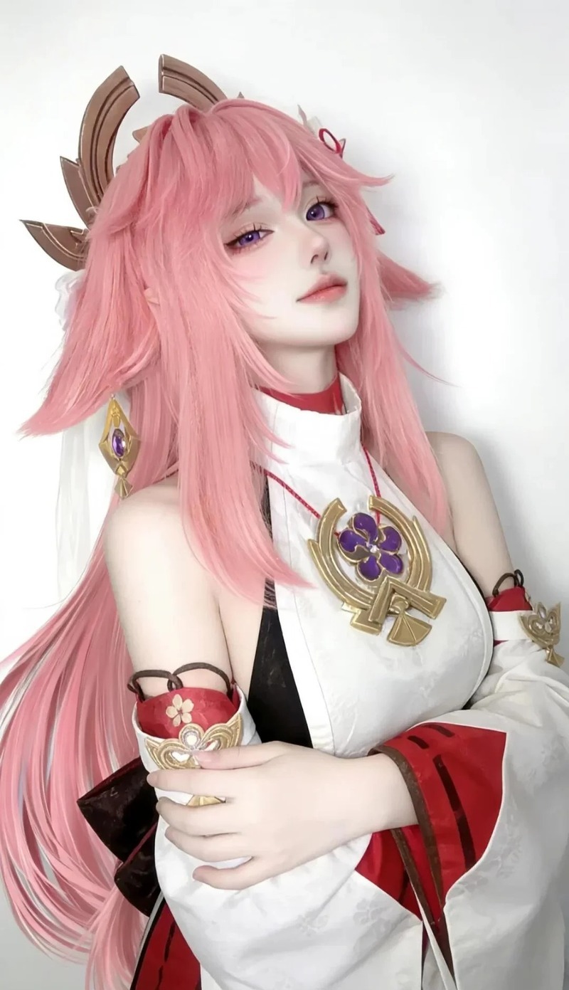 yae miko cosplay 39