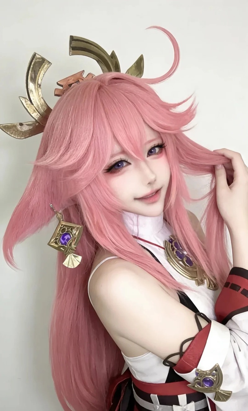 yae miko cosplay 40