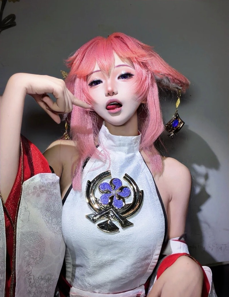 yae miko cosplay 42