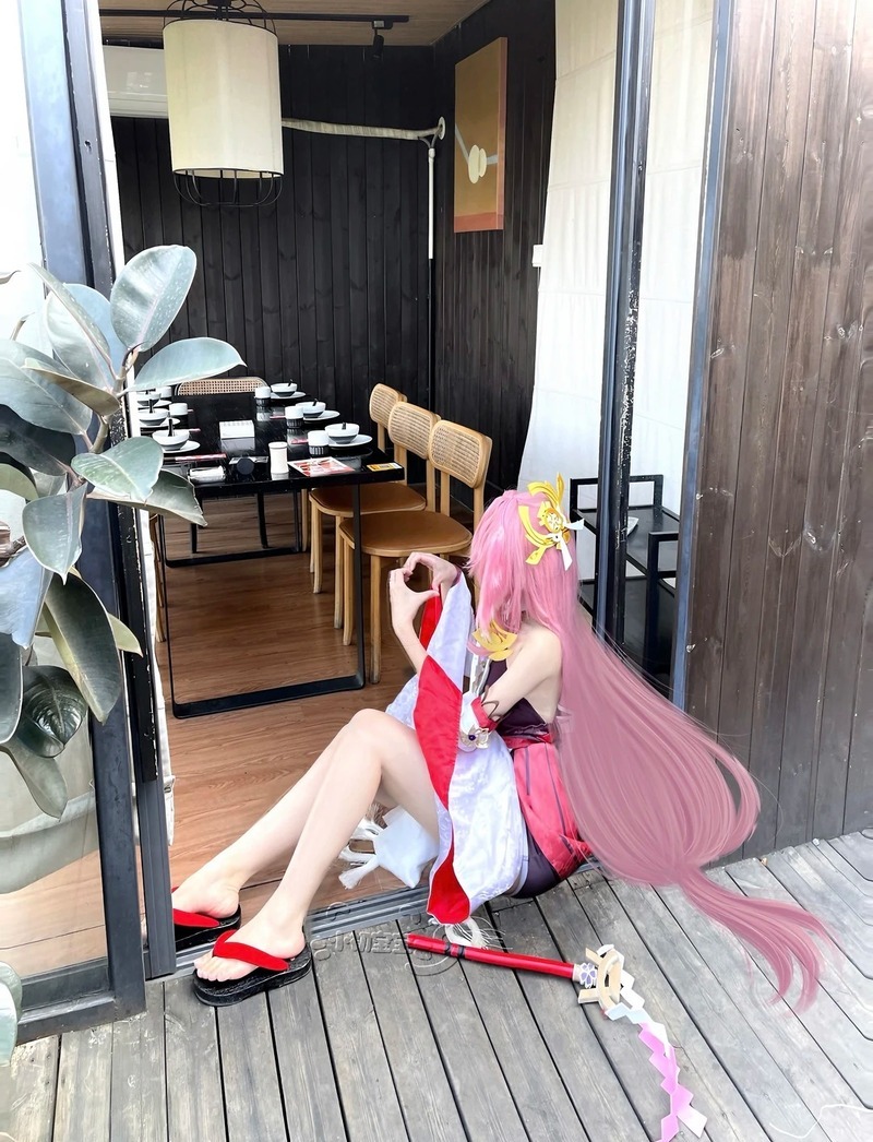 yae miko cosplay 7